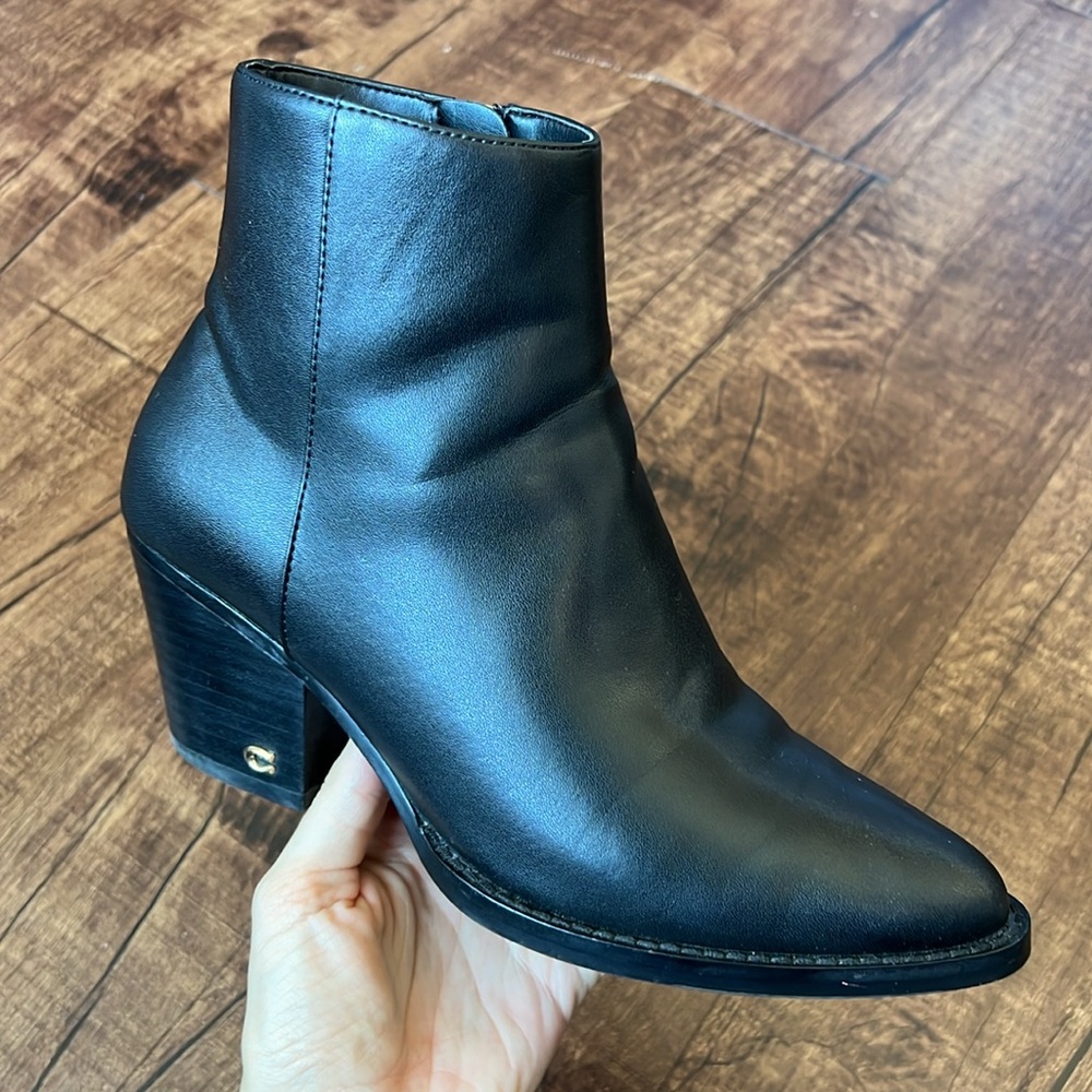 Worn twice Coach Pacey pointed toe black leather booties ankle boots classy 7 - Picture 9 of 16